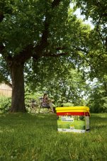 Hosszú hatású MŰTRÁGYA FŰRE 120M² WOLF-Garten ED-RA 120 D/A, 3839020