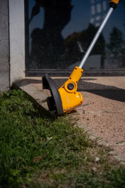 Akumulátorový vyžínač STIGA GT 100e Kit , set s aku a nabijačkou